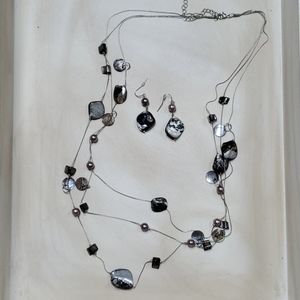 Necklace and earring set in gray and silver